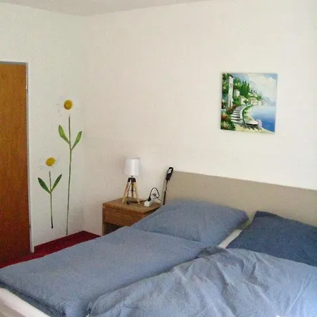 Bio-hotel Zum Forsthaus فندق ألتيناو