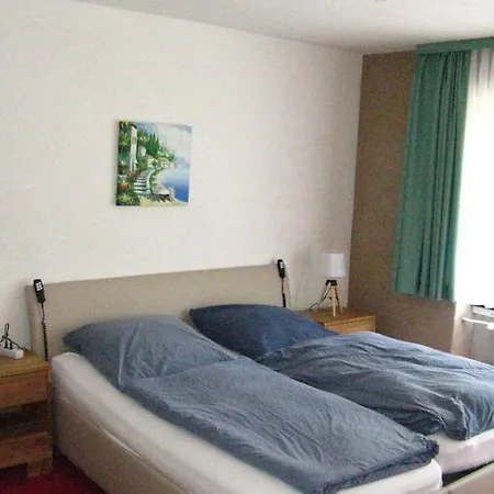 Bio-hotel Zum Forsthaus فندق ألتيناو