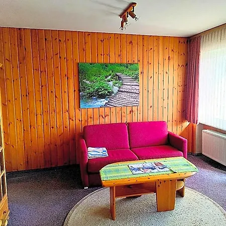 Bio-hotel Zum Forsthaus فندق ألتيناو