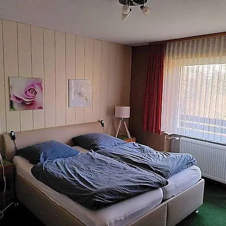 Bio-hotel Zum Forsthaus فندق ألتيناو