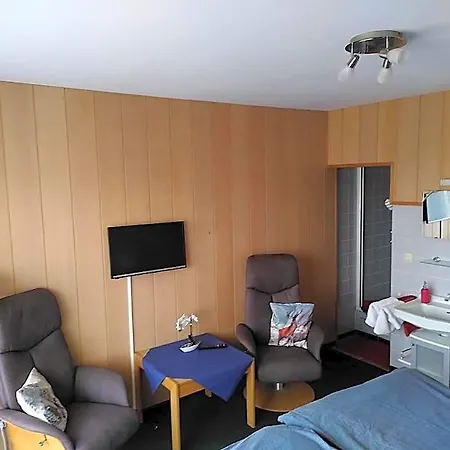 Bio-hotel Zum Forsthaus فندق ألتيناو